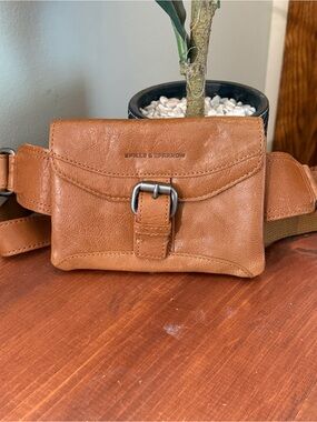 Spikes & Sparrow Genuine Leather Belt Bag Waist Pack Crossbody Cognac